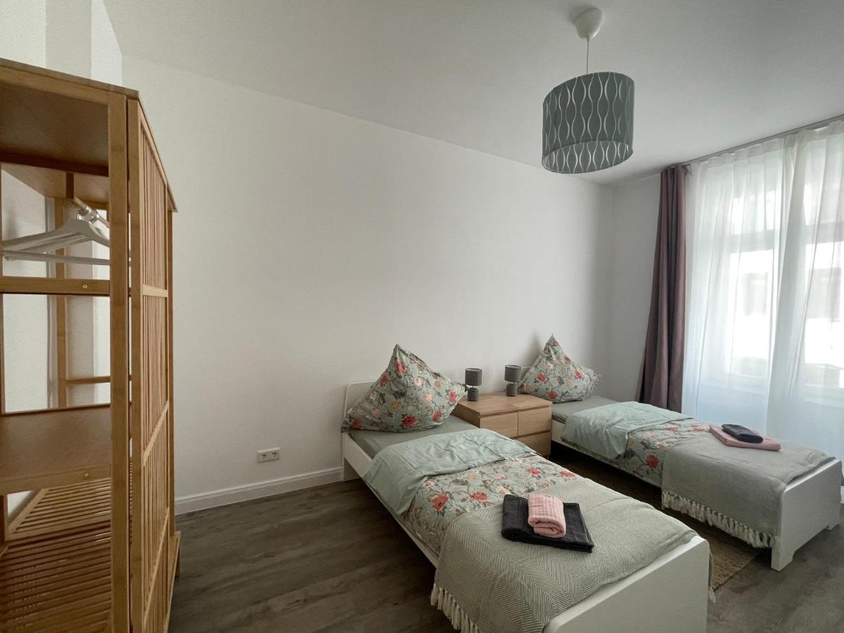 Boutique Hotel Pension Luisengruen Kueche 1Gbs Wlan Netflix Disney Magentatv Chemnitz Eksteriør billede