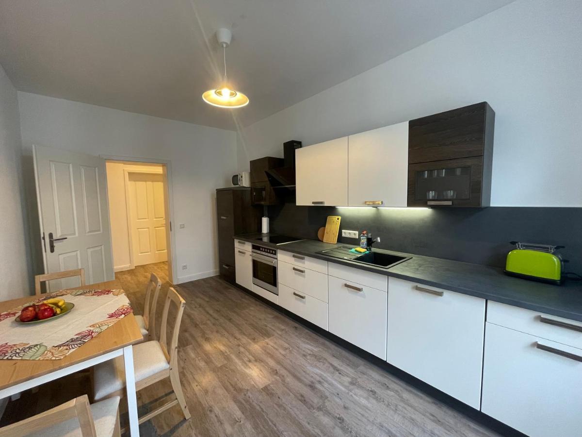 Boutique Hotel Pension Luisengruen Kueche 1Gbs Wlan Netflix Disney Magentatv Chemnitz Eksteriør billede