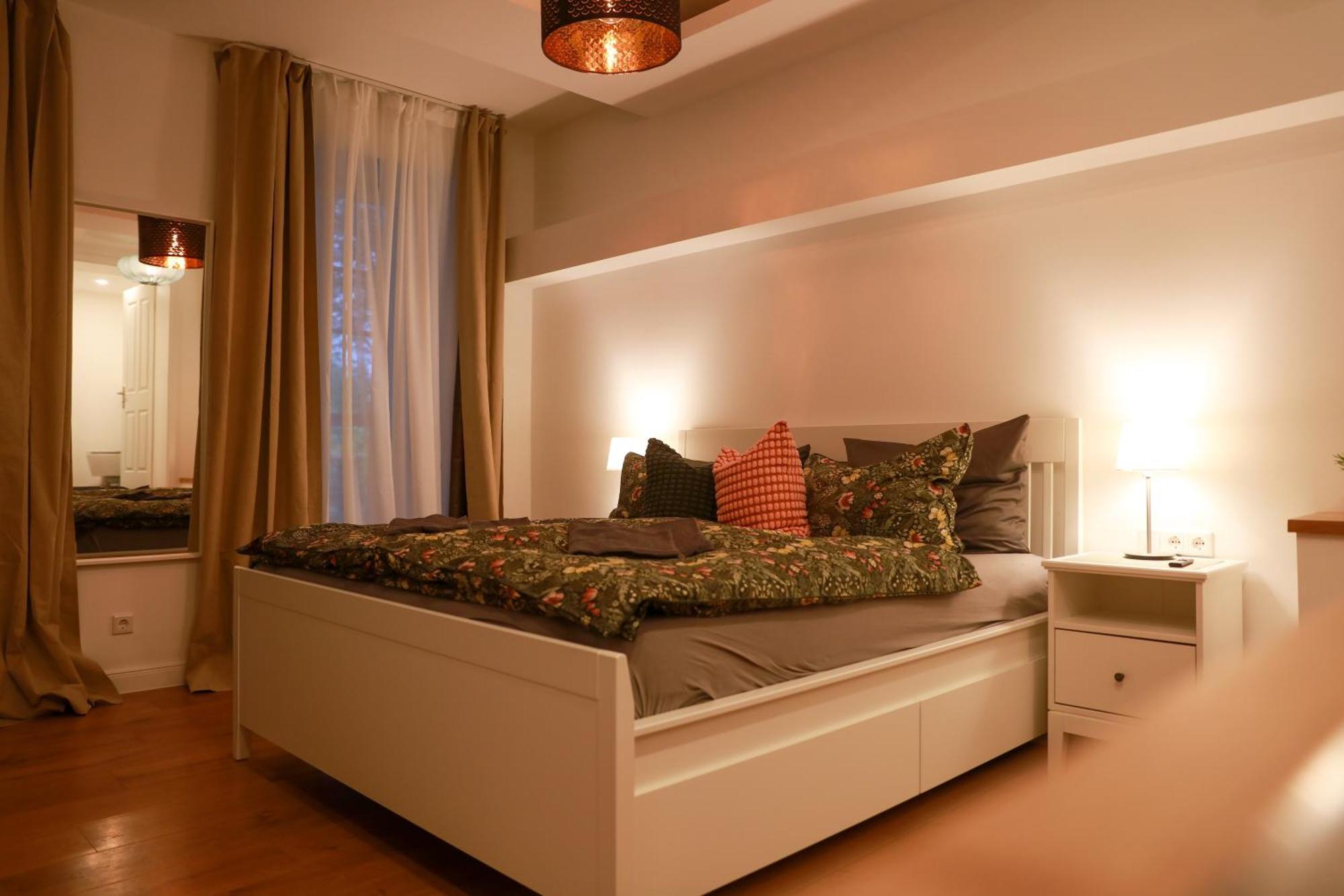 Boutique Hotel Pension Luisengruen Kueche 1Gbs Wlan Netflix Disney Magentatv Chemnitz Eksteriør billede
