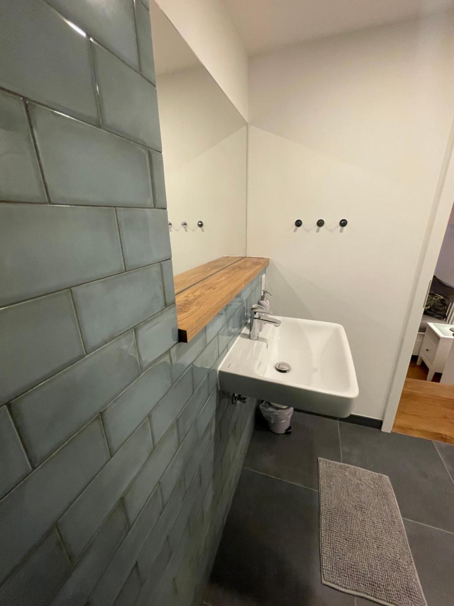 Boutique Hotel Pension Luisengruen Kueche 1Gbs Wlan Netflix Disney Magentatv Chemnitz Eksteriør billede