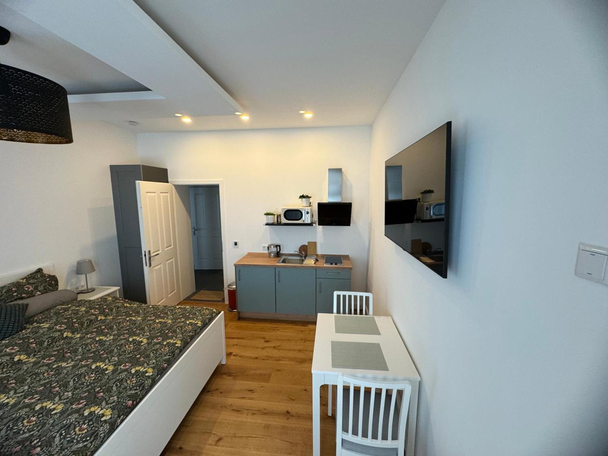 Boutique Hotel Pension Luisengruen Kueche 1Gbs Wlan Netflix Disney Magentatv Chemnitz Eksteriør billede