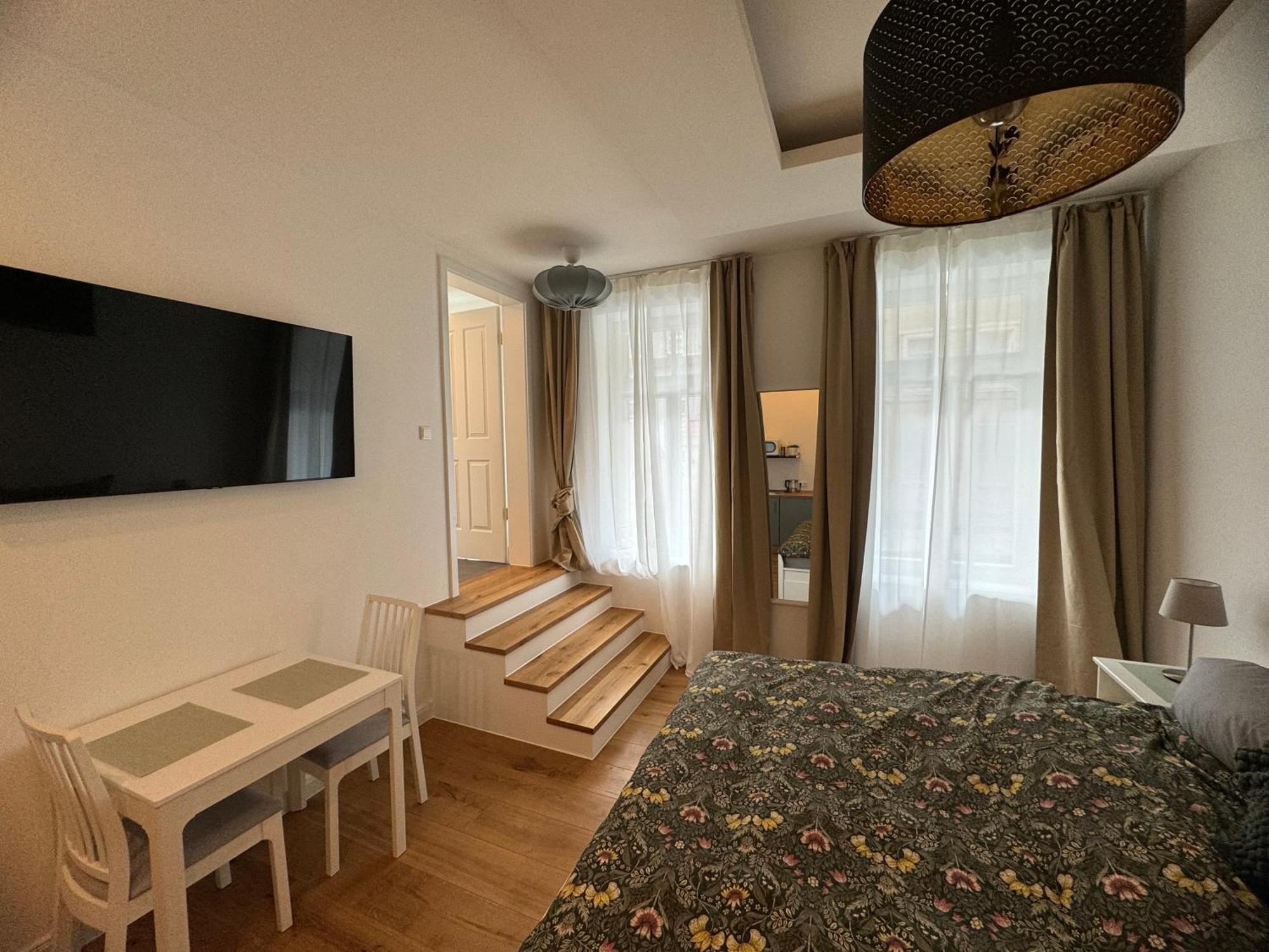Boutique Hotel Pension Luisengruen Kueche 1Gbs Wlan Netflix Disney Magentatv Chemnitz Eksteriør billede