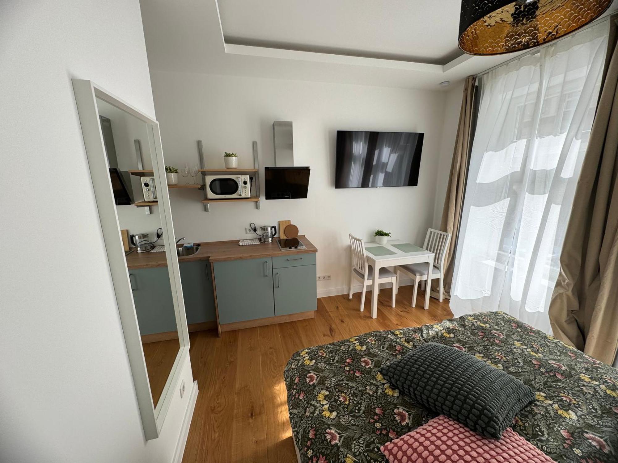 Boutique Hotel Pension Luisengruen Kueche 1Gbs Wlan Netflix Disney Magentatv Chemnitz Eksteriør billede